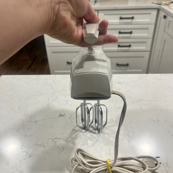 Vintage Hand Mixer Sunbeam Mixmaster Brown (Tested) 1980s Model 3 Speeds Retro - Picture 10 of 10